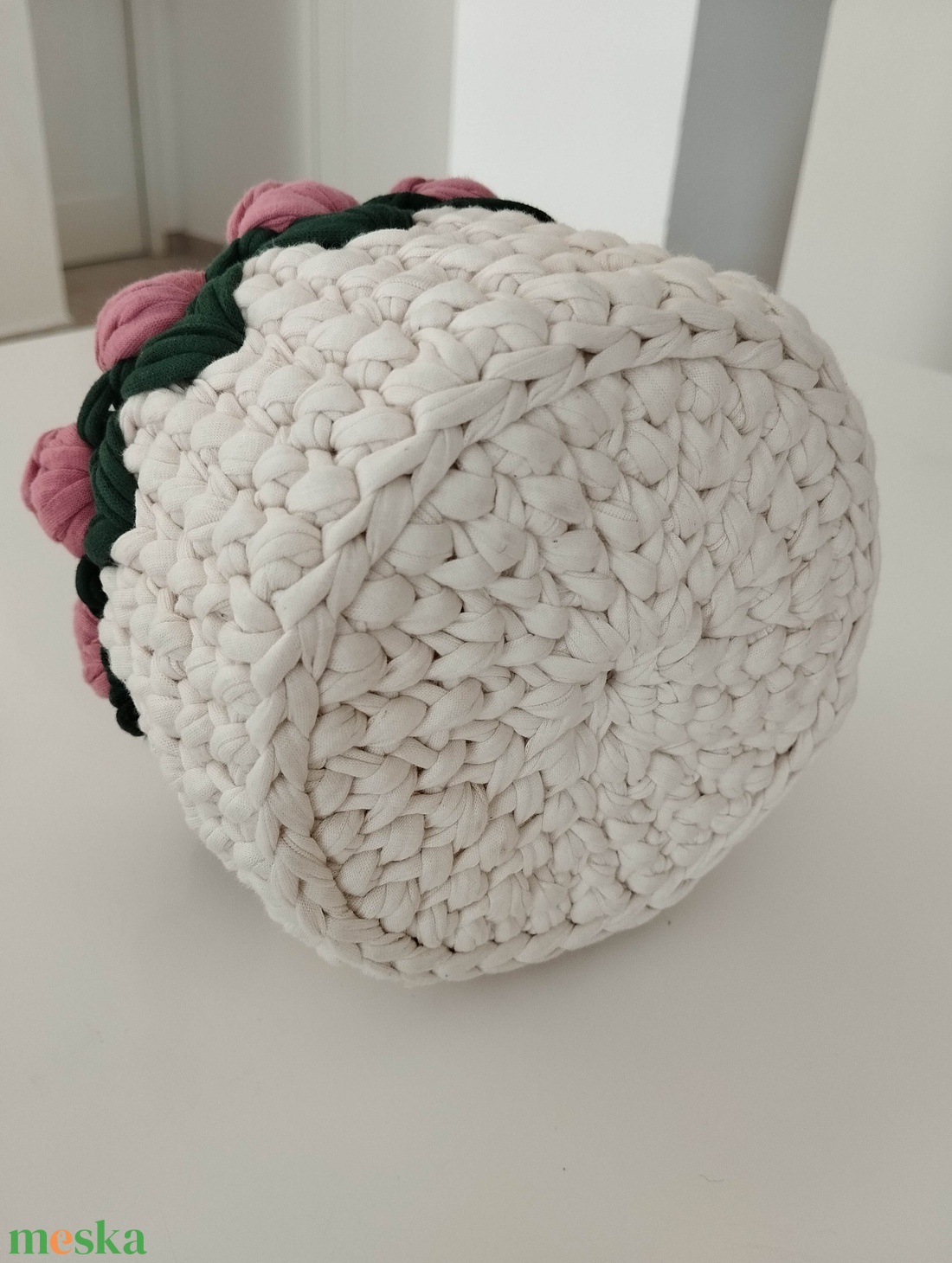 Horgolt tulipános tárolókosár  - otthon & életmód - tárolás & rendszerezés - tárolókosár - Meska.hu