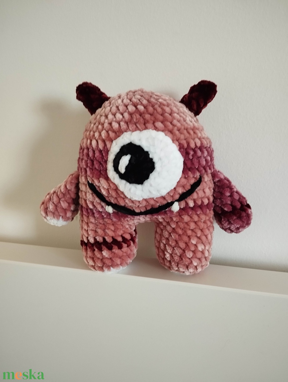 Horgolt rózsaszín szörnyike - játék & sport - plüssállat & játékfigura - szörnyike - Meska.hu