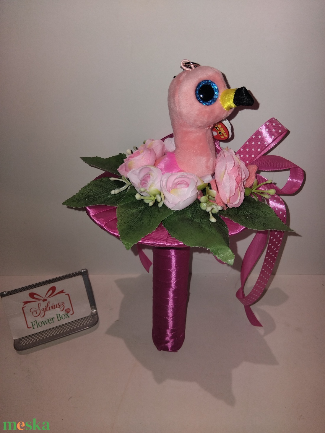 Ballagási csokor plüss flamingóval - otthon & életmód - virágdekoráció - virágok - virágcsokor - Meska.hu