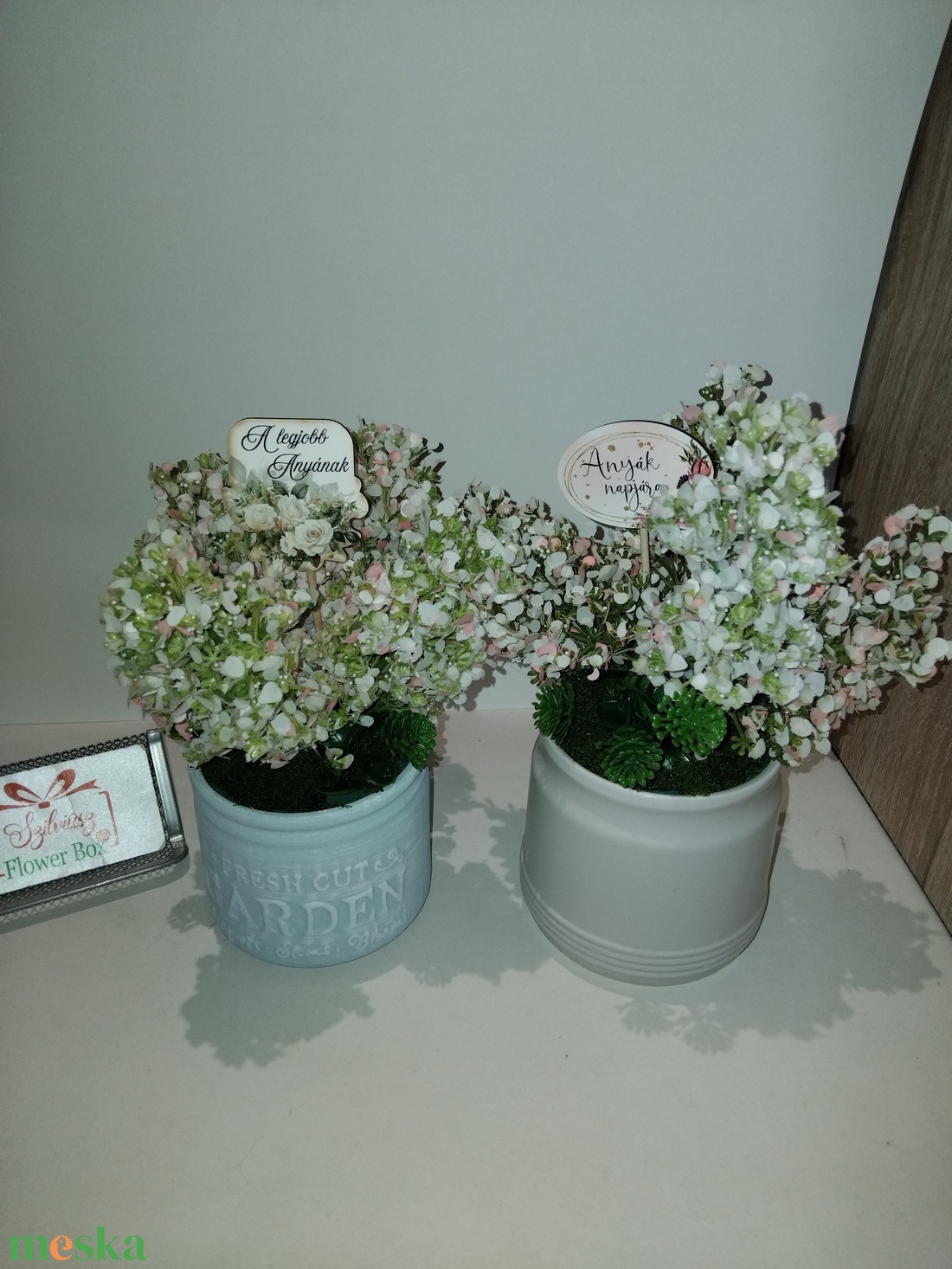 Élethű orgona kerámia kaspóban - Fehéres rózsaszín - otthon & életmód - dekoráció - asztal és polc dekoráció - asztaldísz - Meska.hu