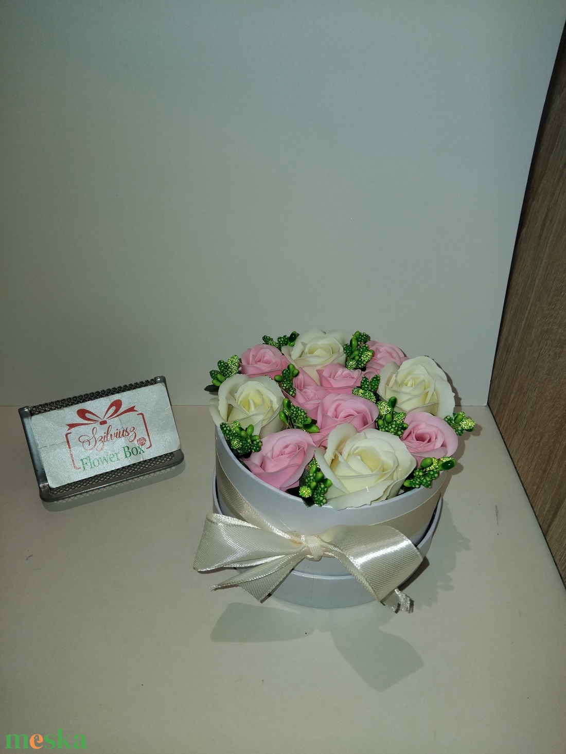 Vegyes színű szappanrózsabox -Krém-Rózsaszín - otthon & életmód - dekoráció - asztal és polc dekoráció - asztaldísz - Meska.hu