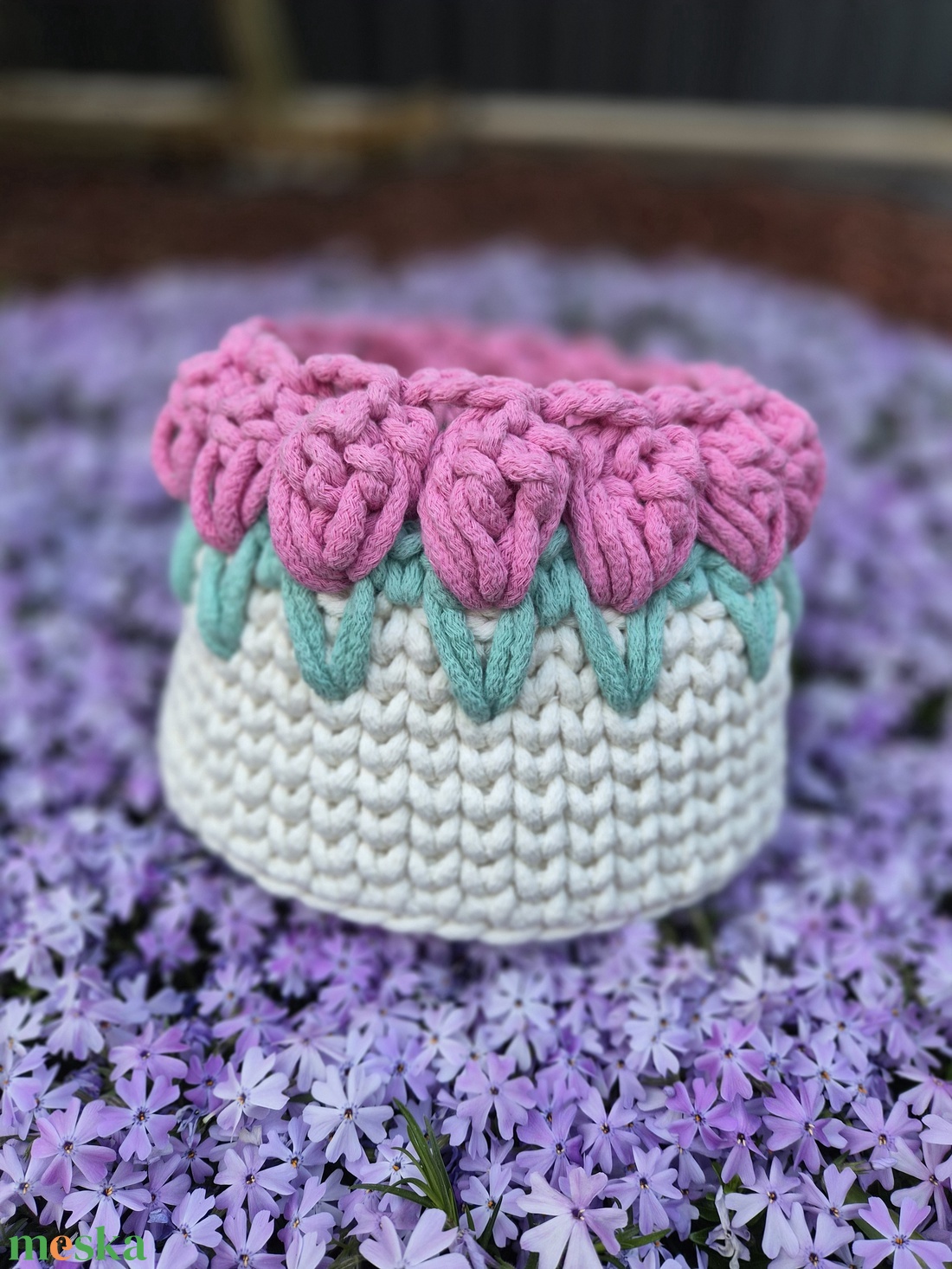 Horgolt tulipános kosár - otthon & életmód - tárolás & rendszerezés - tárolókosár - Meska.hu