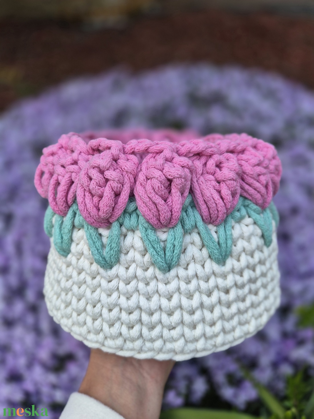 Horgolt tulipános kosár - otthon & életmód - tárolás & rendszerezés - tárolókosár - Meska.hu