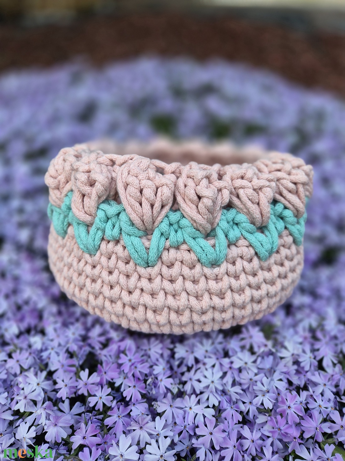 Horgolt tulipános kosár - otthon & életmód - tárolás & rendszerezés - tárolókosár - Meska.hu