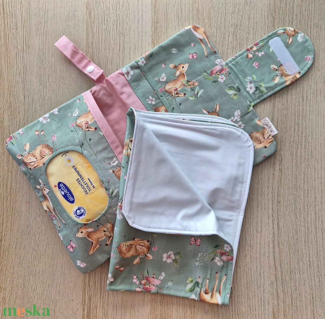 Pelenkázó neszeszer vízhatlan alátéttel és egészségügyi kiskönyv borítóval  - baba - mama - pelenkázó, babafürdető kellékek - pelenkázó neszeszer, pelenkatartó - Meska.hu