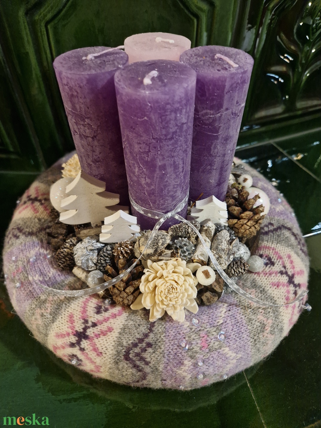 Adventi asztali dísz hagyományos színekben - karácsony - adventi díszek - adventi asztaldísz - Meska.hu