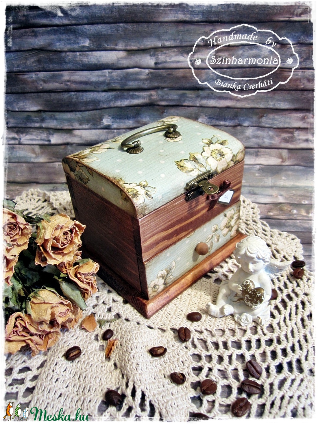Fehér Szellőrózsák ládika - vintage ajándék / fiókos ékszertartó / emlék / tároló doboz / ballagás -  - Meska.hu