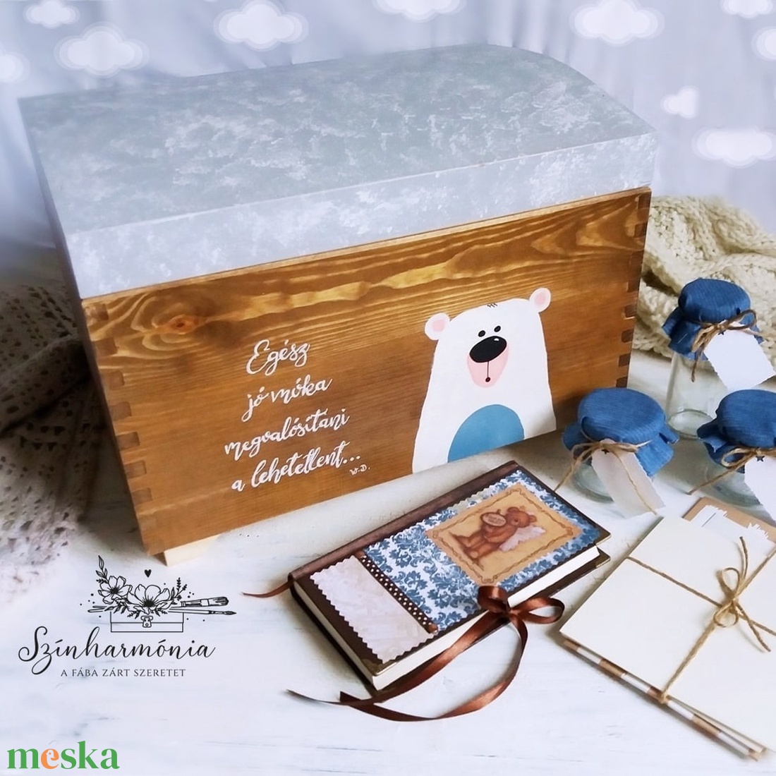 Emlékőrző faláda - Jegesmaci (névre szóló kincsesláda) - otthon & életmód - tárolás & rendszerezés - láda - Meska.hu