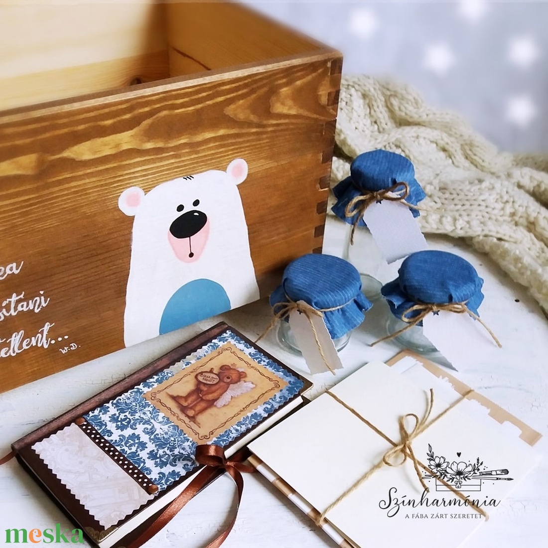 Emlékőrző faláda - Jegesmaci (névre szóló kincsesláda) - otthon & életmód - tárolás & rendszerezés - láda - Meska.hu