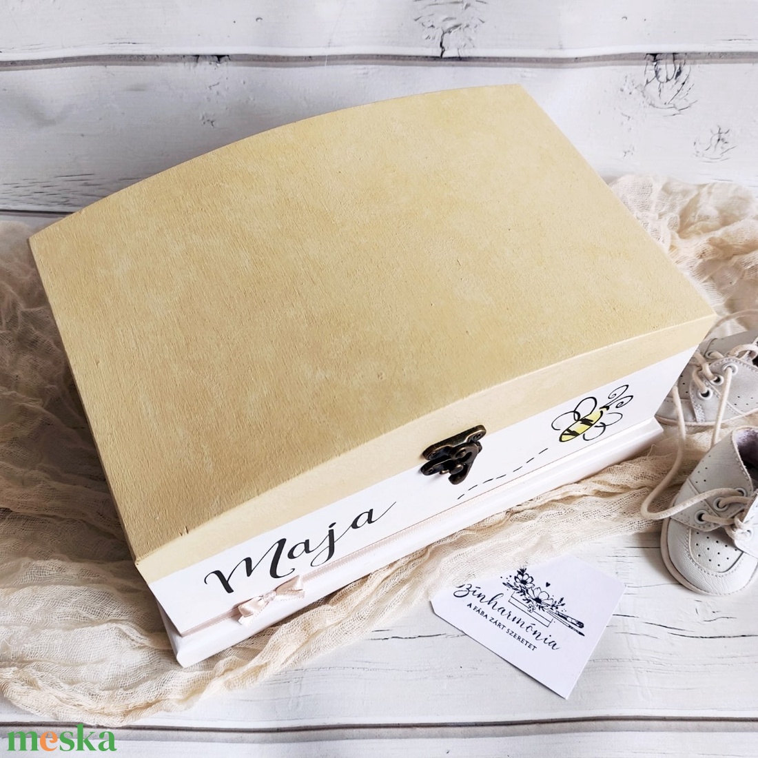 Emlékőrző fadoboz - Kis méhecske (névre szóló kincses doboz) - otthon & életmód - tárolás & rendszerezés - doboz - Meska.hu