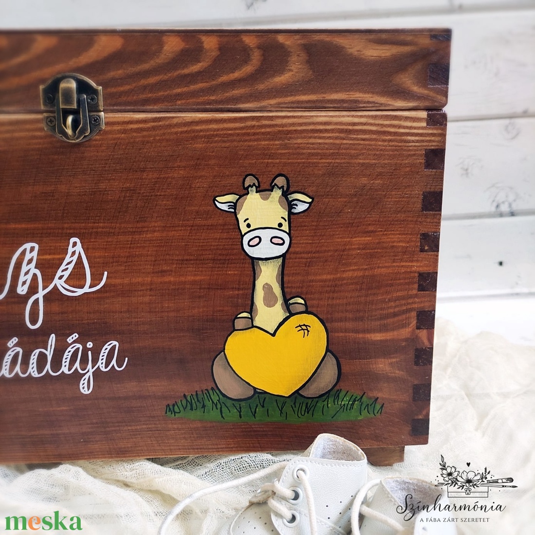 Emlékőrző faláda - Zsiráf (névre szóló kincsesláda) - otthon & életmód - tárolás & rendszerezés - láda - Meska.hu Emlékőrző faláda - Zsiráf (névre szóló kincsesláda) - otthon & életmód - tárolás & rendszerezés - láda - Meska.hu