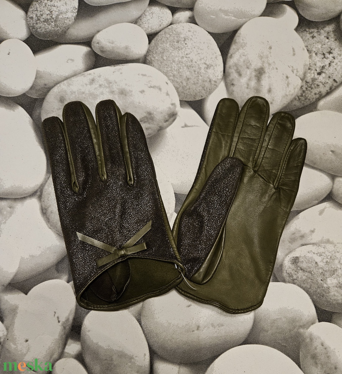 Oliva zöld-mintás autós - ruha & divat - sál, sapka, kendő - kesztyű - Meska.hu