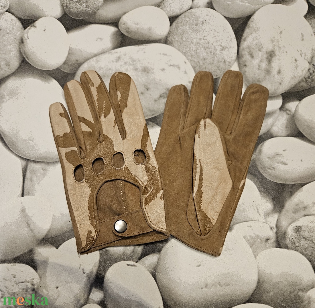 Kheki mintás autós - ruha & divat - sál, sapka, kendő - kesztyű - Meska.hu