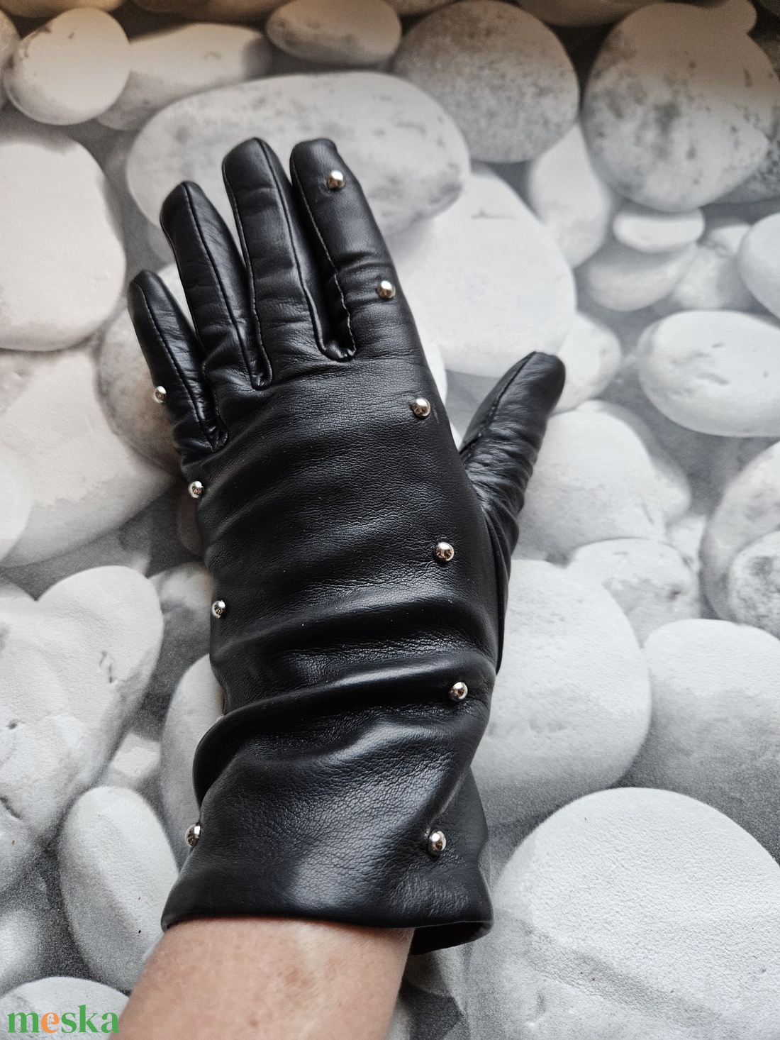 fekete, szegecses - ruha & divat - sál, sapka, kendő - kesztyű - Meska.hu