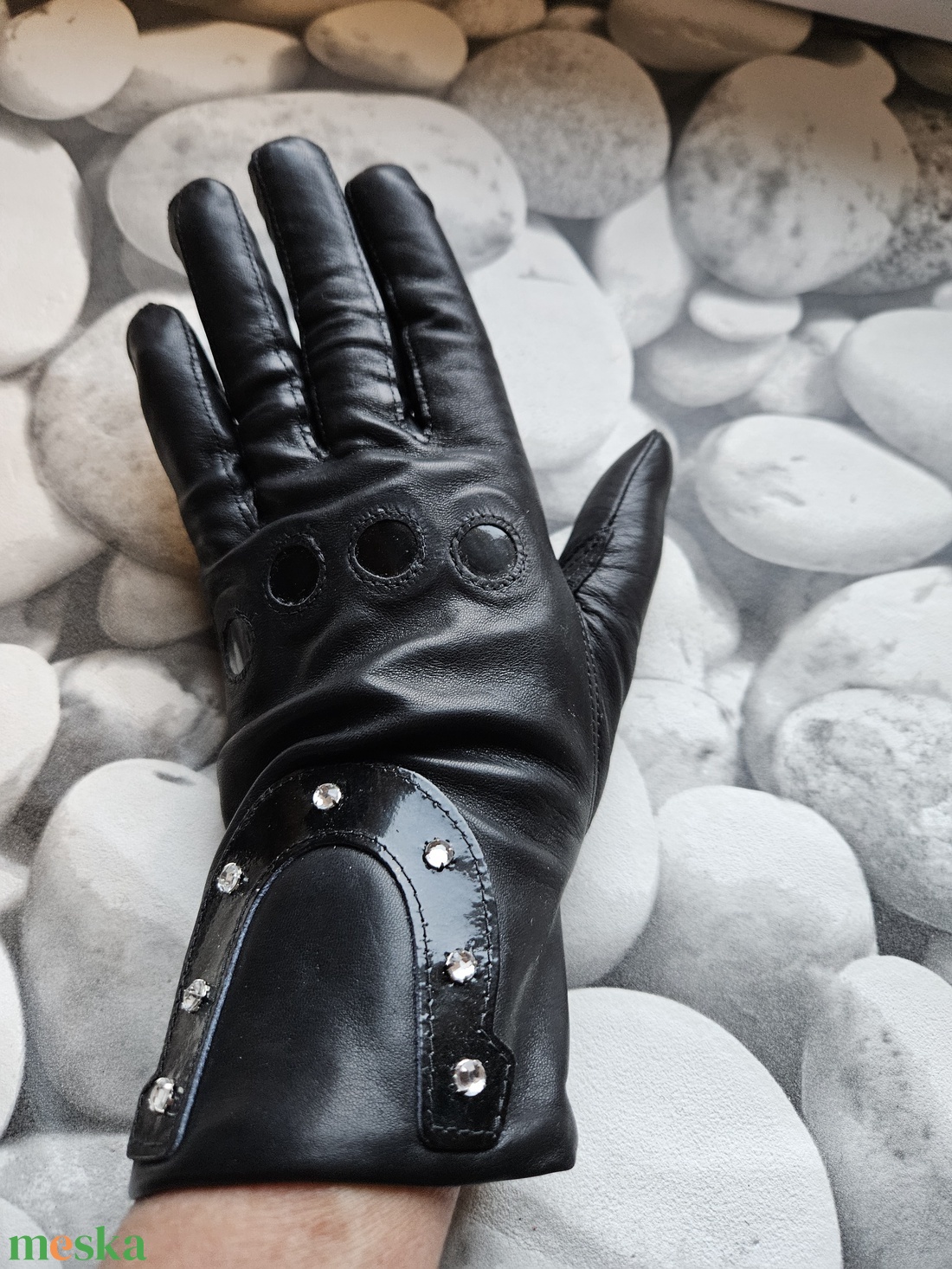 fekete, lakkbetétes - ruha & divat - sál, sapka, kendő - kesztyű - Meska.hu