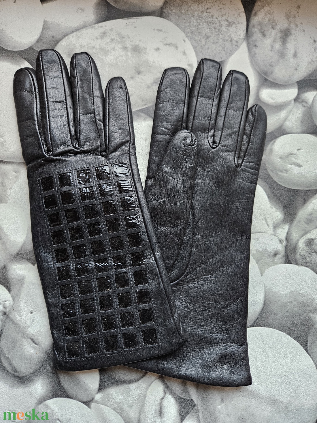 fekete, lakkbetétes - ruha & divat - sál, sapka, kendő - kesztyű - Meska.hu