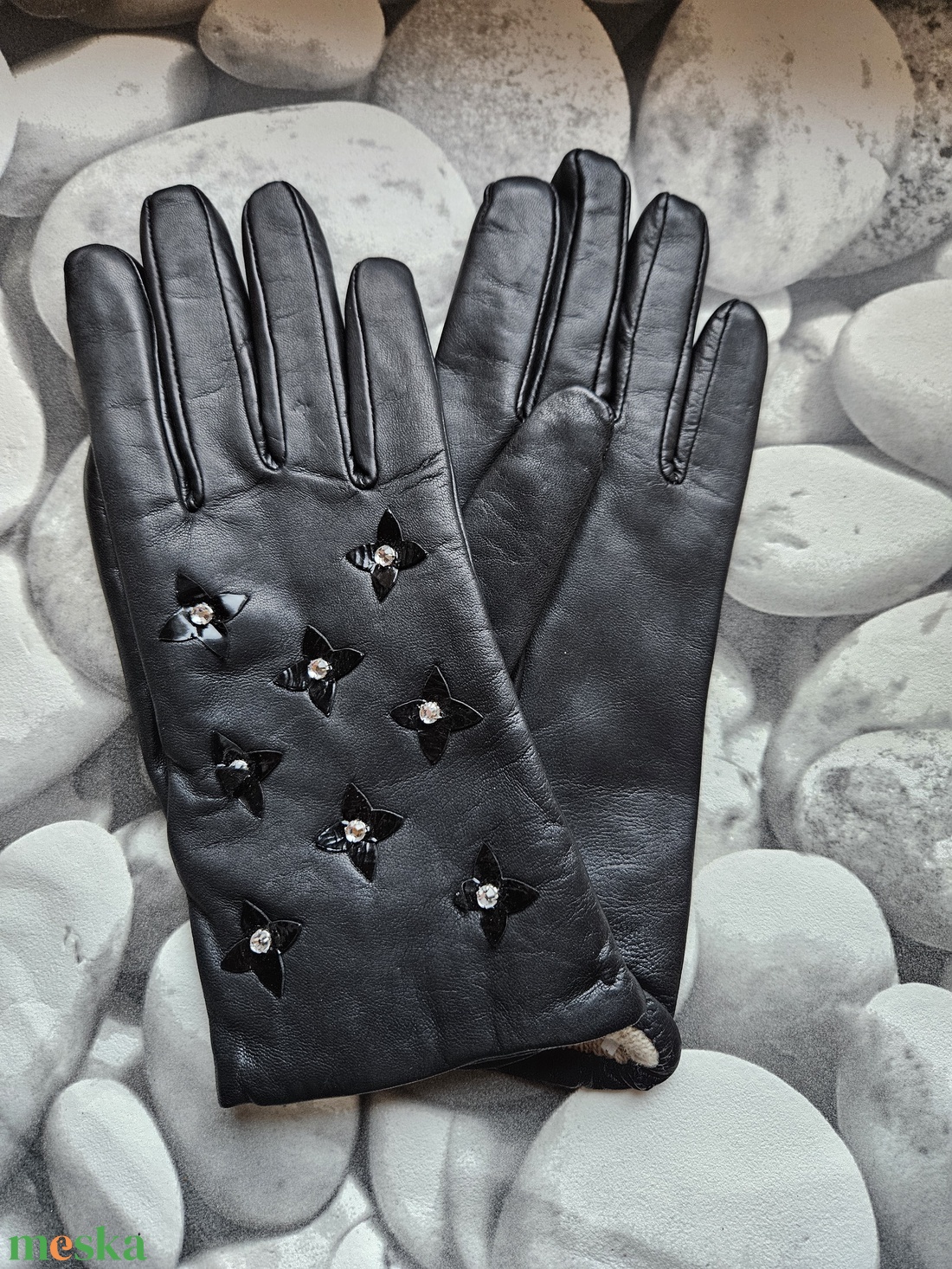 fekete, lakkbetétes - ruha & divat - sál, sapka, kendő - kesztyű - Meska.hu