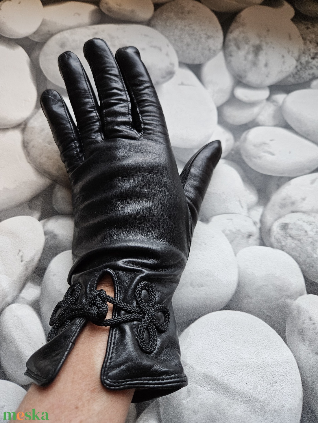 fekete, díszítéssel - ruha & divat - sál, sapka, kendő - kesztyű - Meska.hu