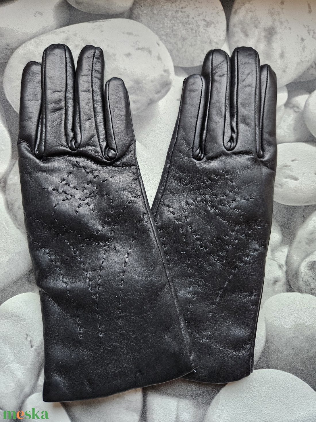 fekete, díszítéssel - ruha & divat - sál, sapka, kendő - kesztyű - Meska.hu