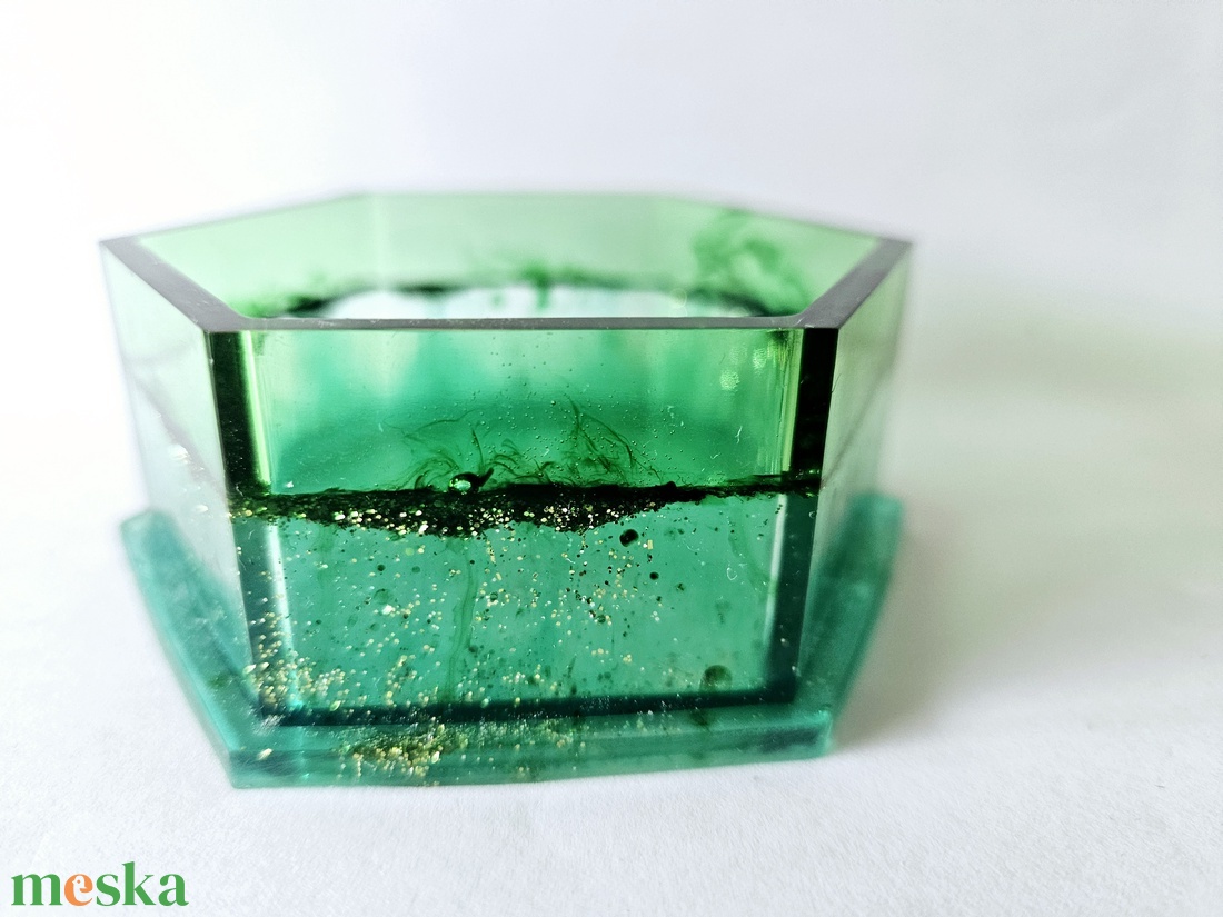 epoxy hatszögletű ékszertartó zöld - ékszer - ékszertartó - ékszerdoboz - Meska.hu