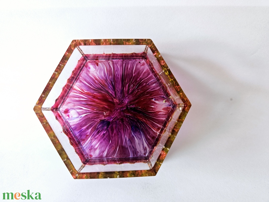 epoxy hatszögletű ékszertartó lilásbordós - ékszer - ékszertartó - ékszerdoboz - Meska.hu