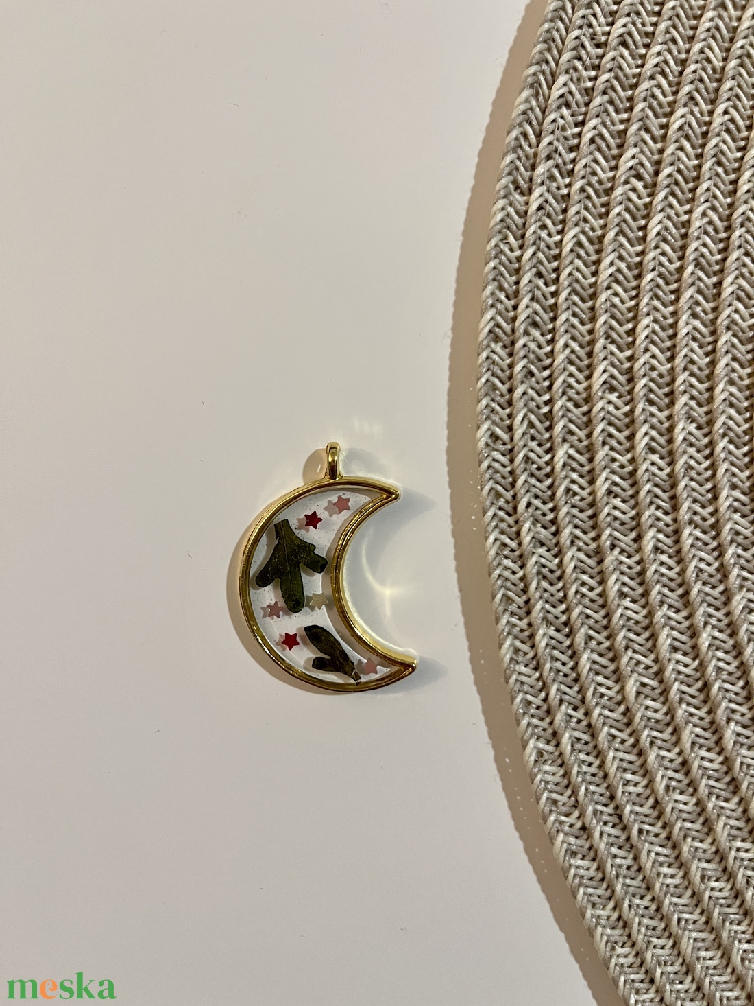 Hold alakú medál - ékszer - nyaklánc - medál - Meska.hu