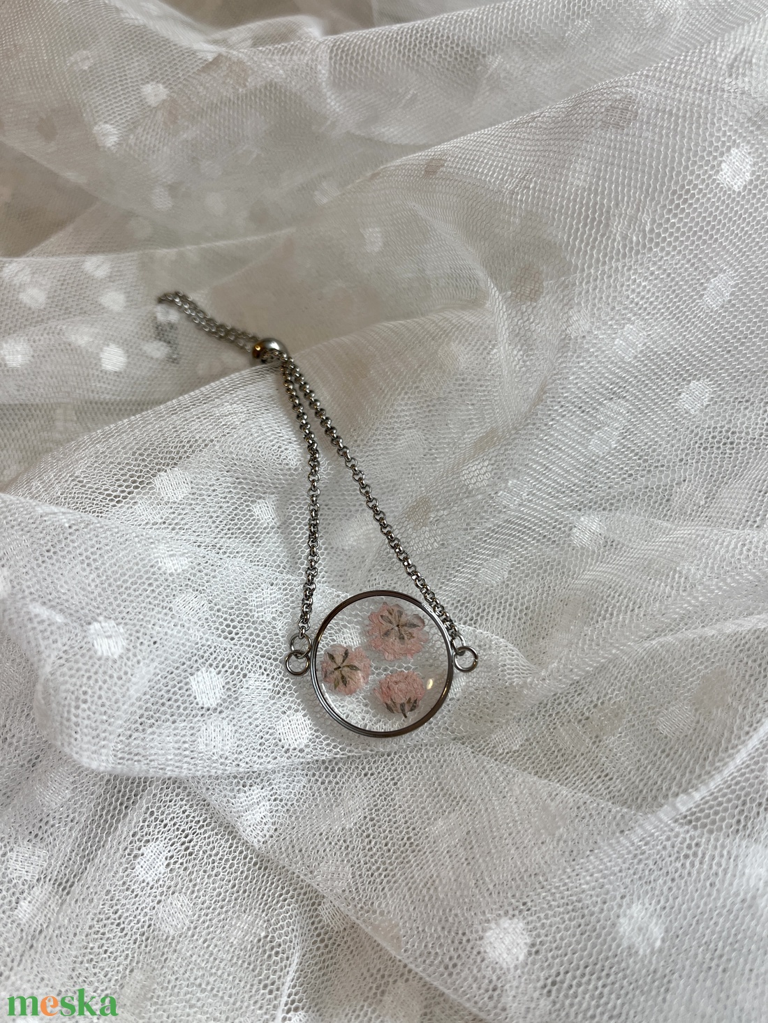 Rezgő karkötő valódi virággal - ékszer - karkötő - lánc karkötő - Meska.hu