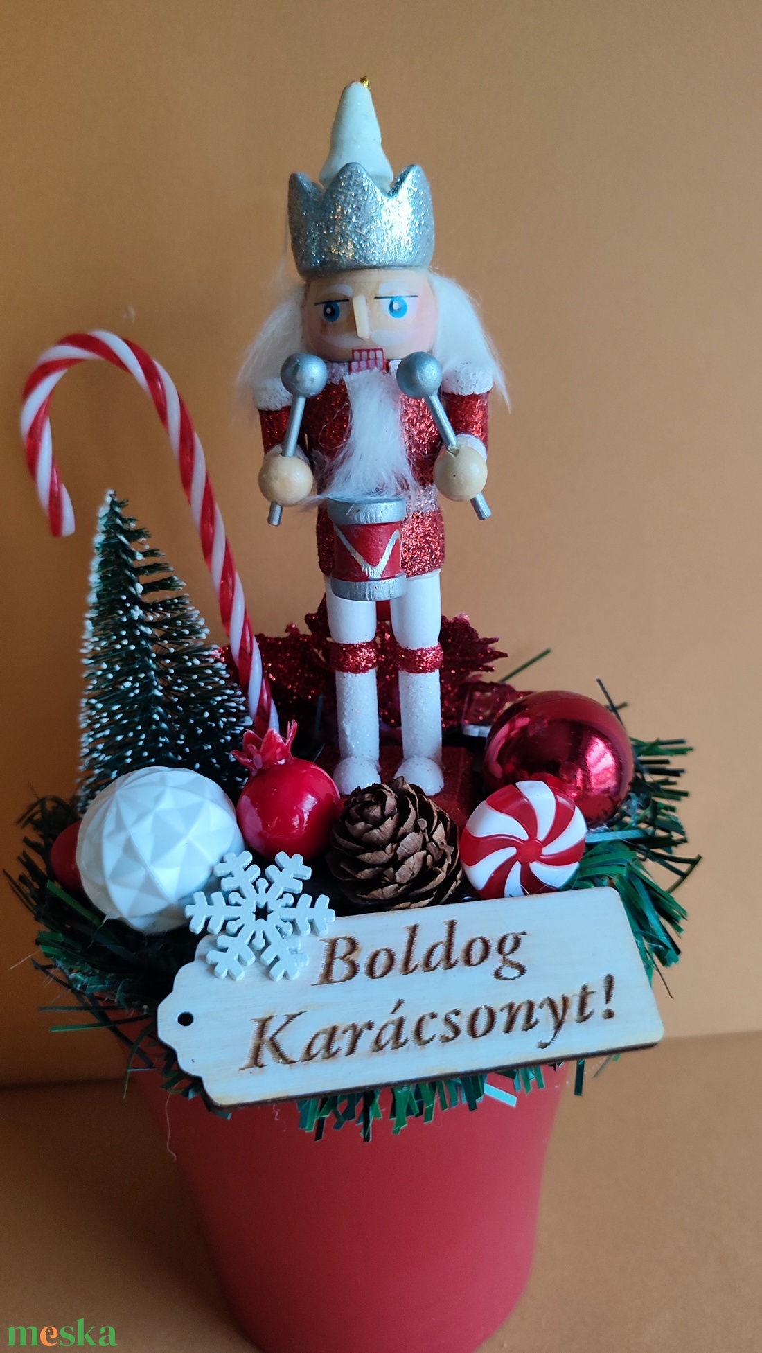 Karácsonyi dekoráció piros diótörős - otthon & életmód - dekoráció - asztal és polc dekoráció - asztaldísz - Meska.hu Karácsonyi dekoráció piros diótörős - otthon & életmód - dekoráció - asztal és polc dekoráció - asztaldísz - Meska.hu