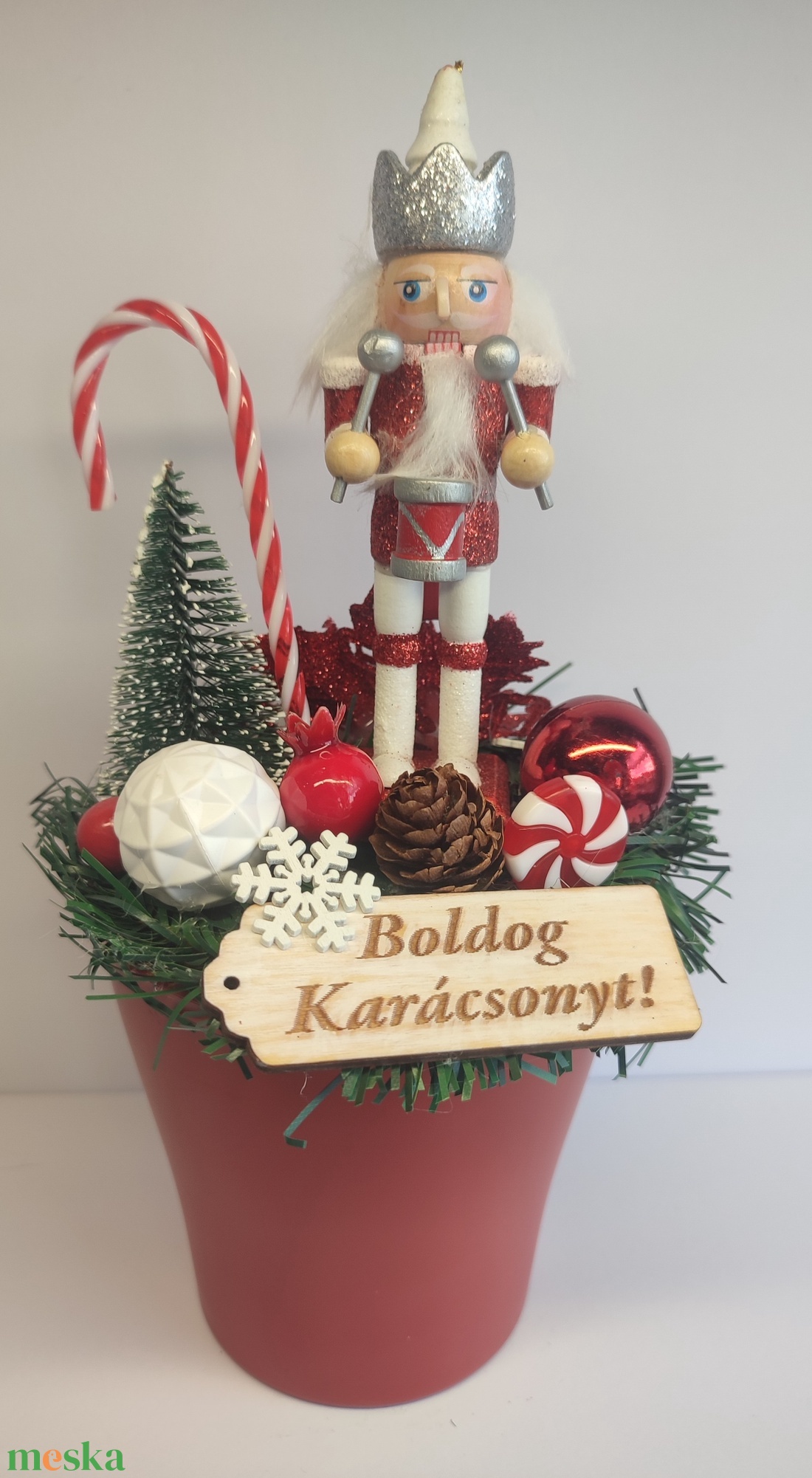 Karácsonyi dekoráció piros diótörős - otthon & életmód - dekoráció - asztal és polc dekoráció - asztaldísz - Meska.hu