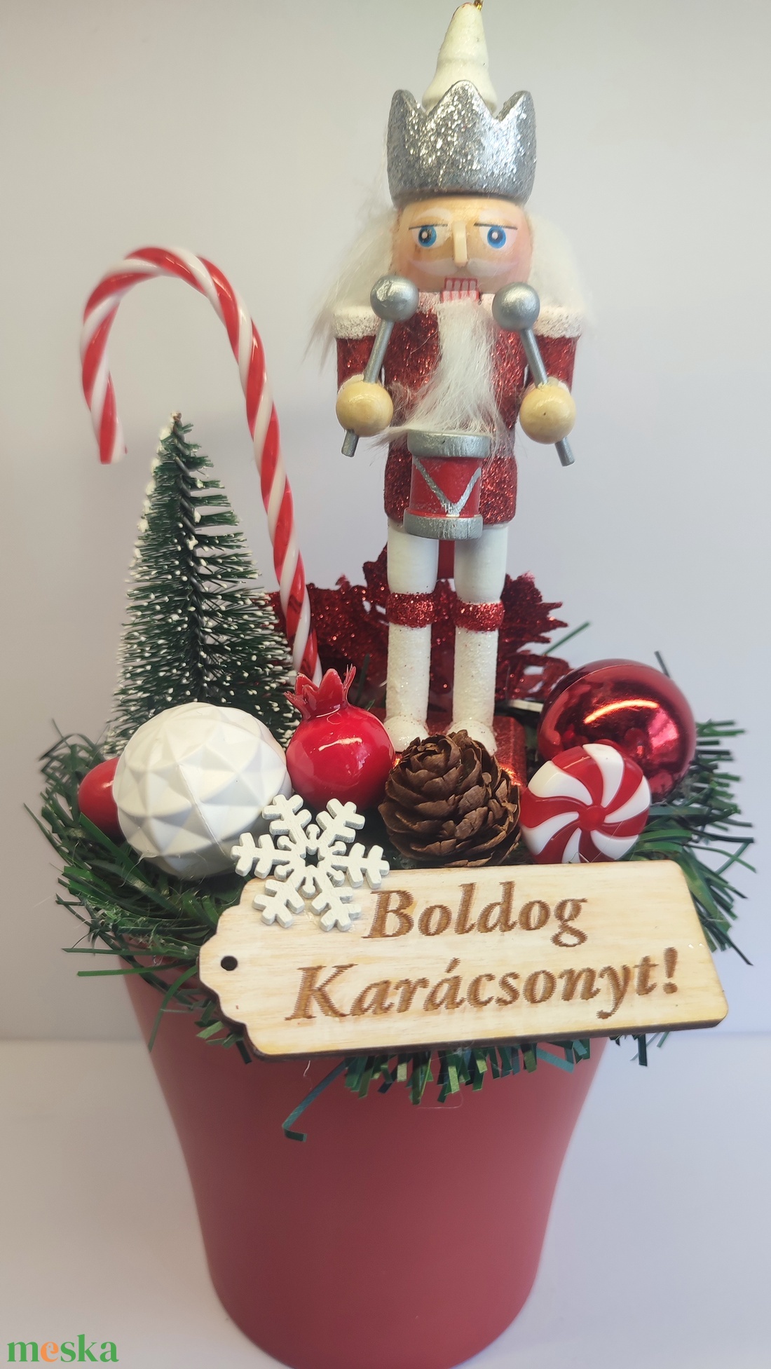 Karácsonyi dekoráció piros diótörős - otthon & életmód - dekoráció - asztal és polc dekoráció - asztaldísz - Meska.hu