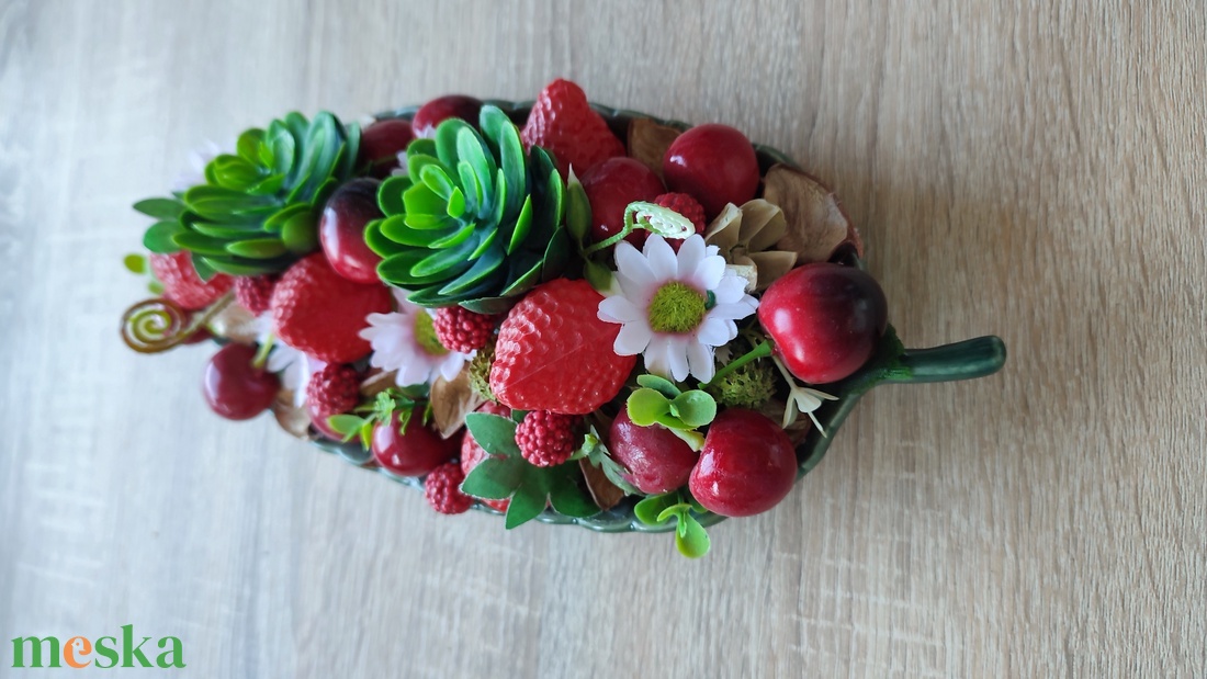 Vidám bogyós asztaldísz � természetközeli hangulatban - otthon & életmód - dekoráció - asztal és polc dekoráció - asztaldísz - Meska.hu