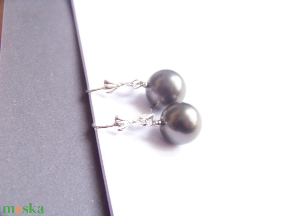 Szürkület :) - shell pearl gyöngy fülbevaló - ékszer - fülbevaló - lógós kerek fülbevaló - Meska.hu Szürkület :) - shell pearl gyöngy fülbevaló - ékszer - fülbevaló - lógós kerek fülbevaló - Meska.hu