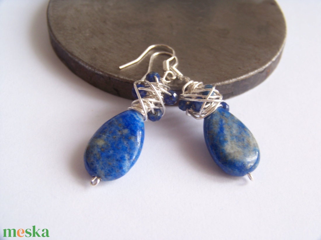 Aszimmetria :) - lapis lazuli fülbevaló - ékszer - fülbevaló - lógó fülbevaló - Meska.hu