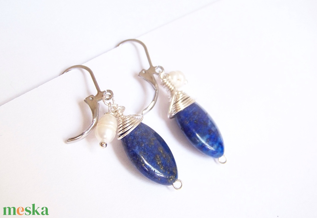 Lapis lazuli - tenyésztett gyöngy fülbevaló - ékszer - fülbevaló - lógó fülbevaló - Meska.hu