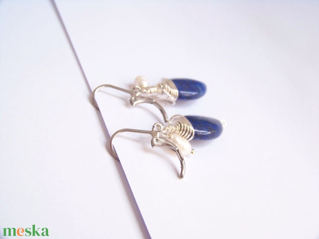 Lapis lazuli - tenyésztett gyöngy fülbevaló - ékszer - fülbevaló - lógó fülbevaló - Meska.hu