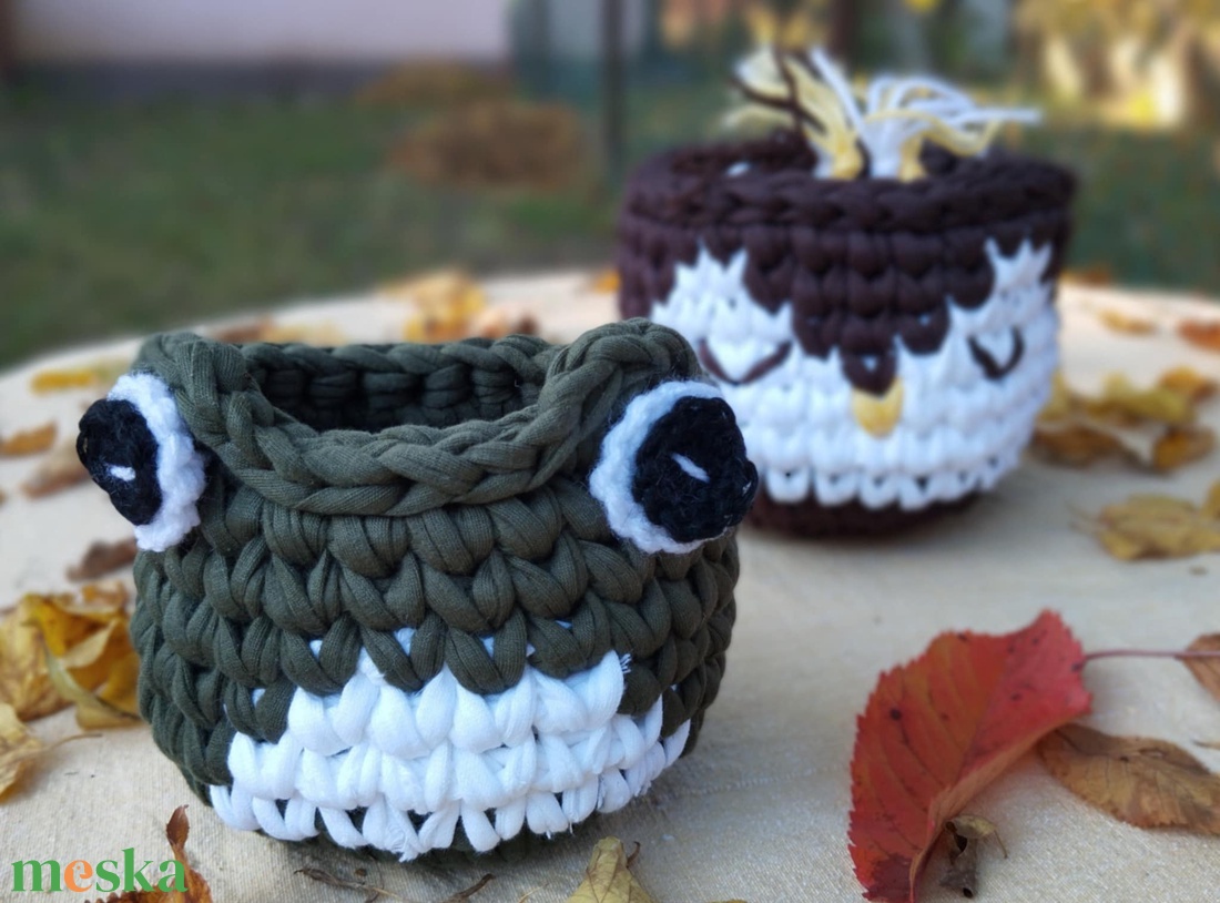 Horgolt békás tató - otthon & életmód - dekoráció - asztal és polc dekoráció - horgolt & csipketerítő - Meska.hu