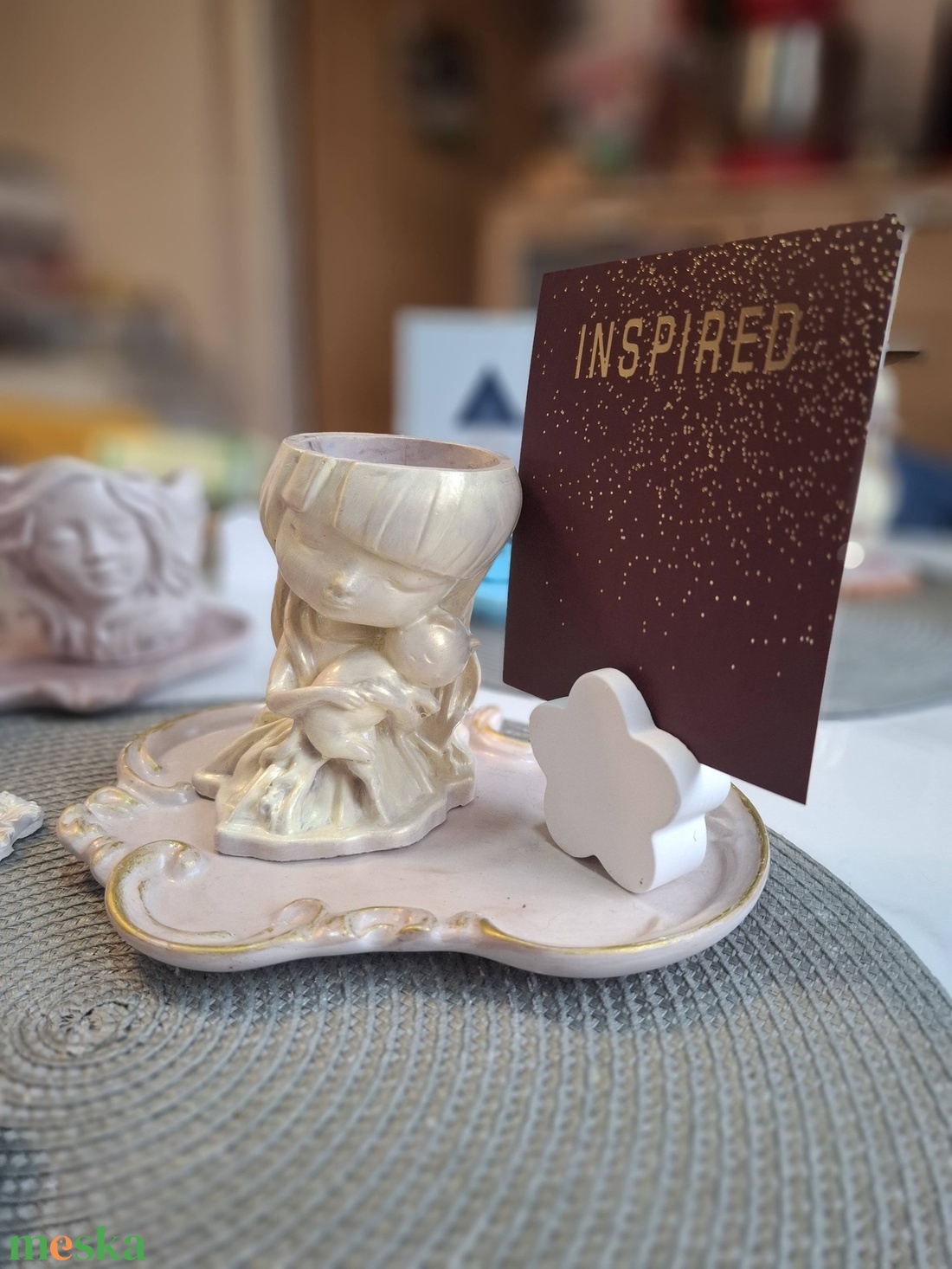 Cicás lány - otthon & életmód - dekoráció - dekoratív figurák és szobrok - Meska.hu