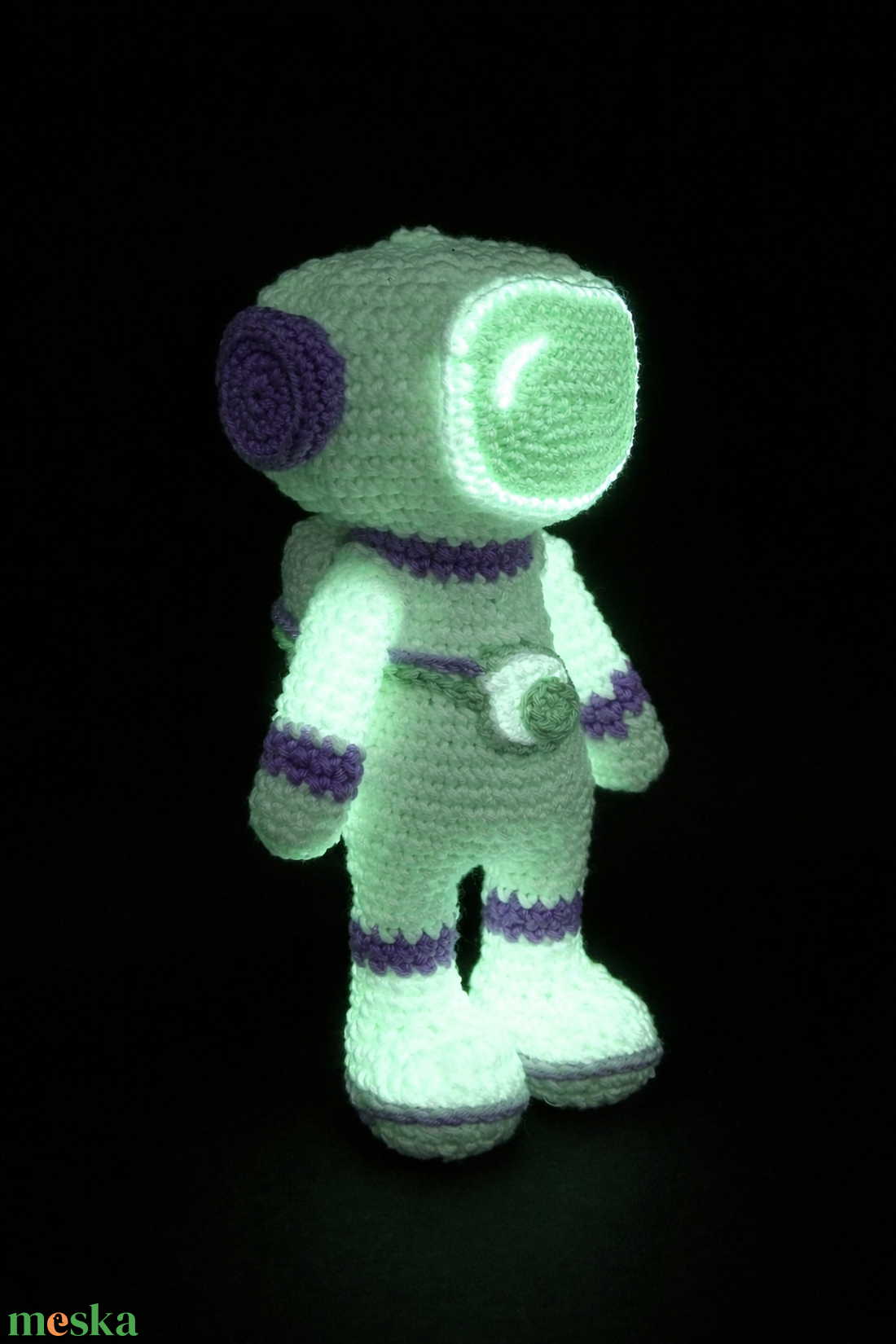 Sötétben sozforeszkálós horgolt űrhajós - játék & sport - plüssállat & játékfigura - ember - Meska.hu