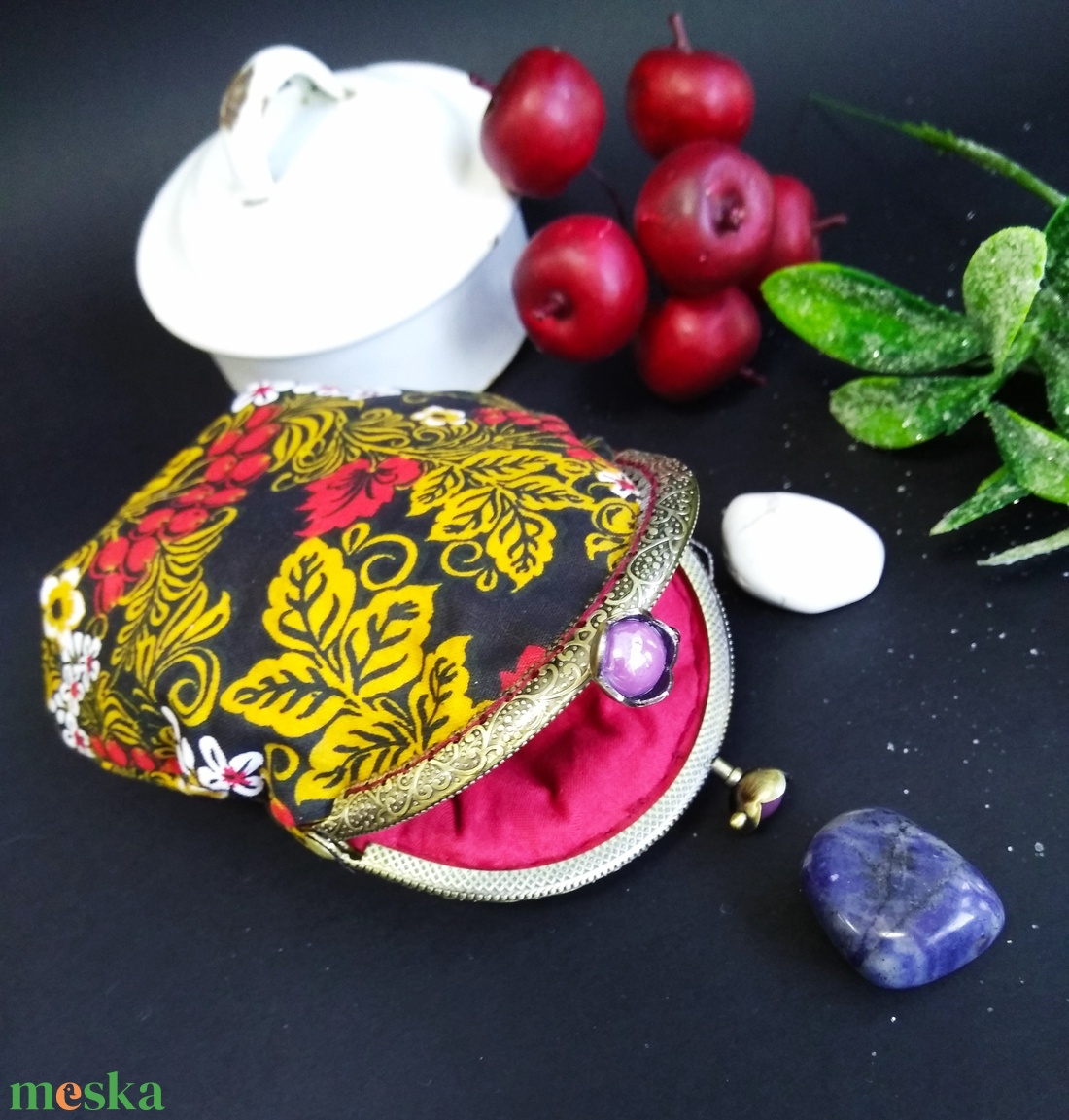 Bogyóerdő � kézzel készült fémkeretes tárca, népies virágmintával - táska & tok - pénztárca & más tok - pénztárca - női pénztárca - Meska.hu