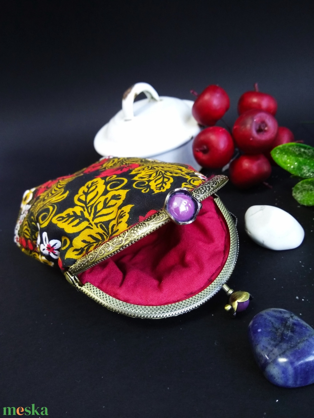 Bogyóerdő � kézzel készült fémkeretes tárca, népies virágmintával - táska & tok - pénztárca & más tok - pénztárca - női pénztárca - Meska.hu