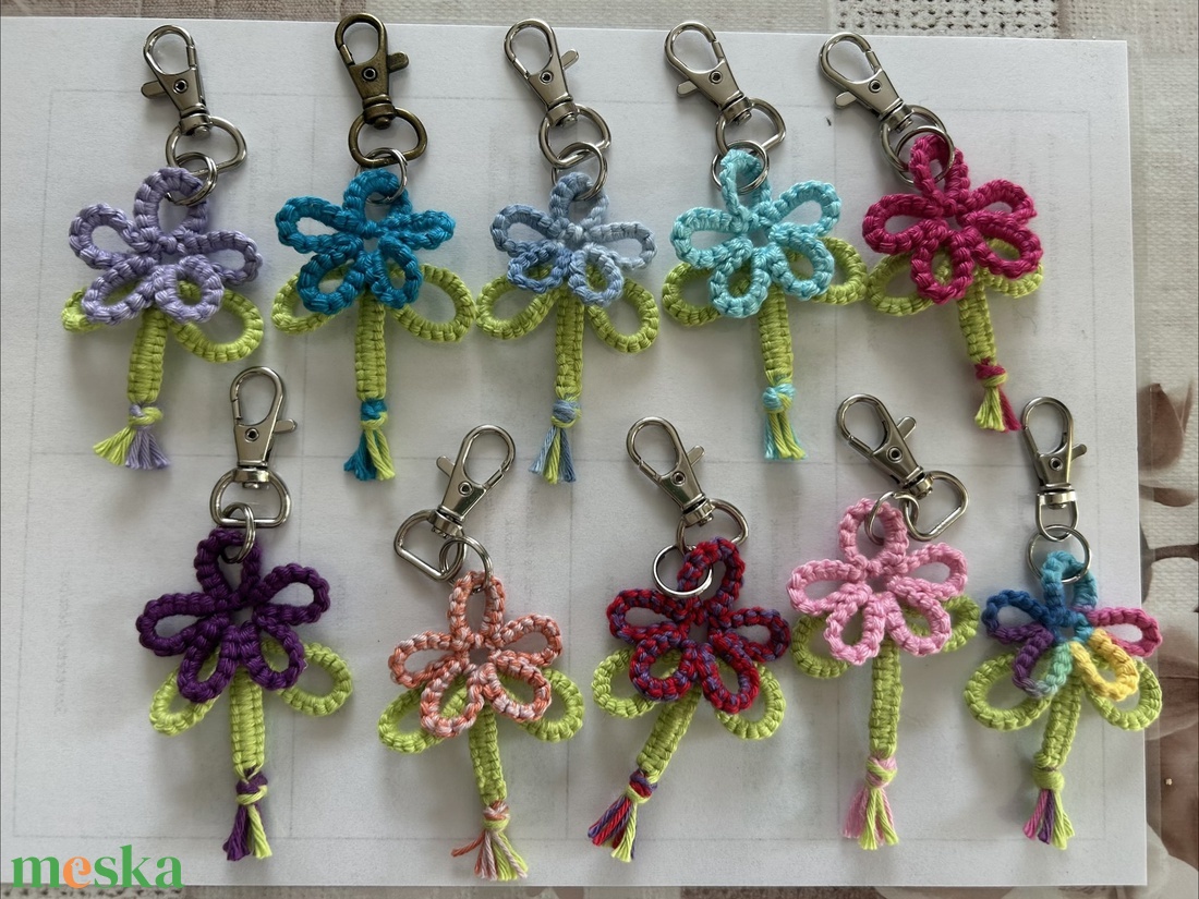 színes virágok - táska & tok - kulcstartó & táskadísz - kulcstartó - Meska.hu