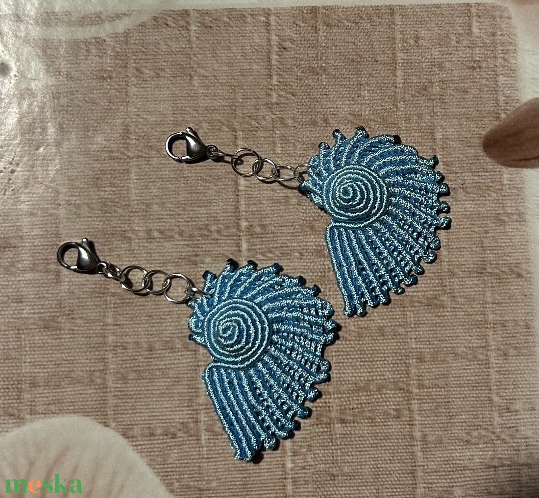 kagyló táskadísz - táska & tok - kulcstartó & táskadísz - táskadísz - Meska.hu