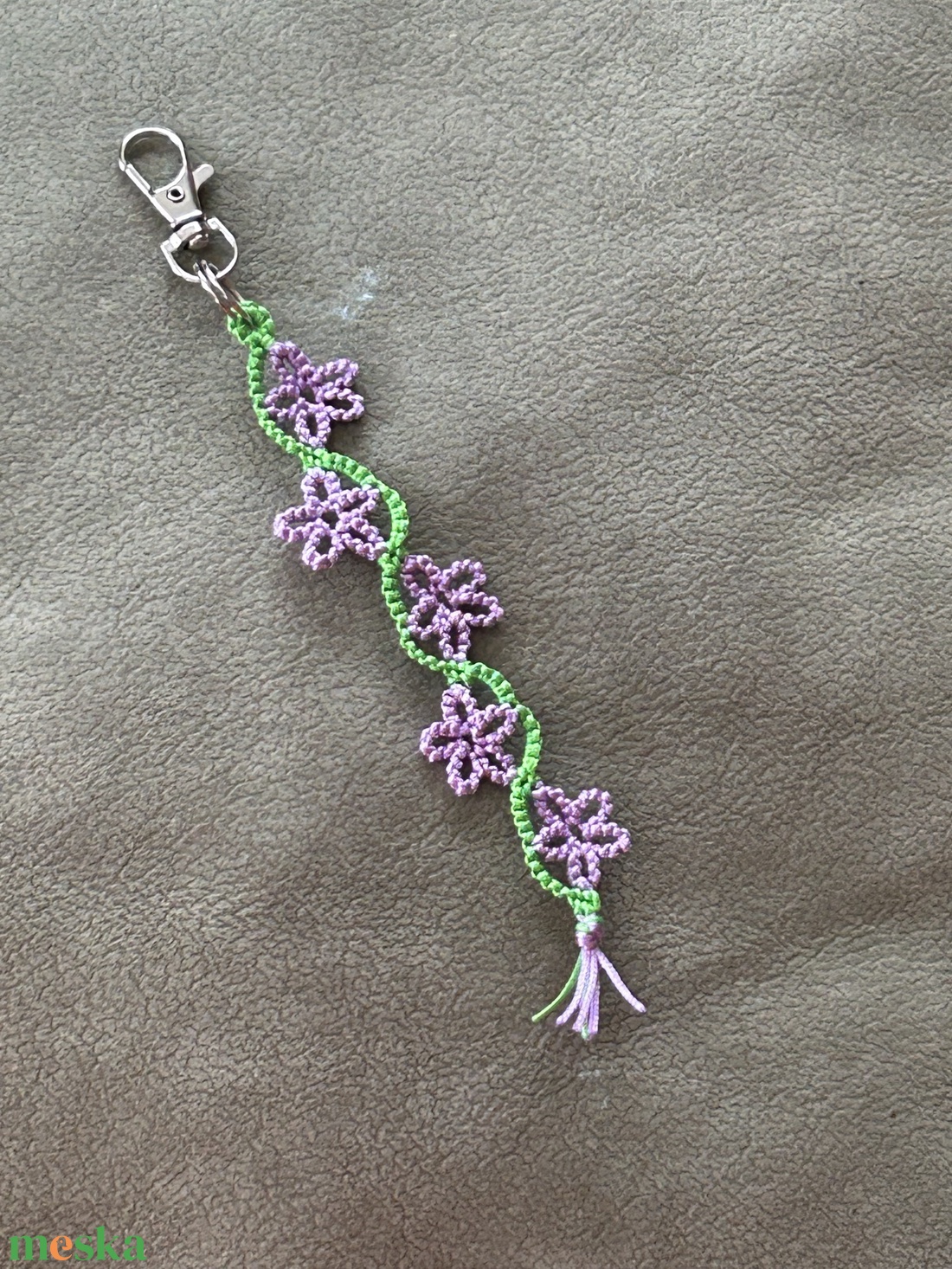 Virágfüzér táskadísz - táska & tok - kulcstartó & táskadísz - táskadísz - Meska.hu