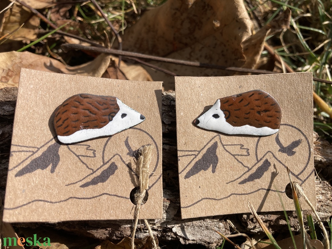 Sün tűzzománc kitűző - ékszer - kitűző és bross - Meska.hu Sün tűzzománc kitűző - ékszer - kitűző és bross - Meska.hu