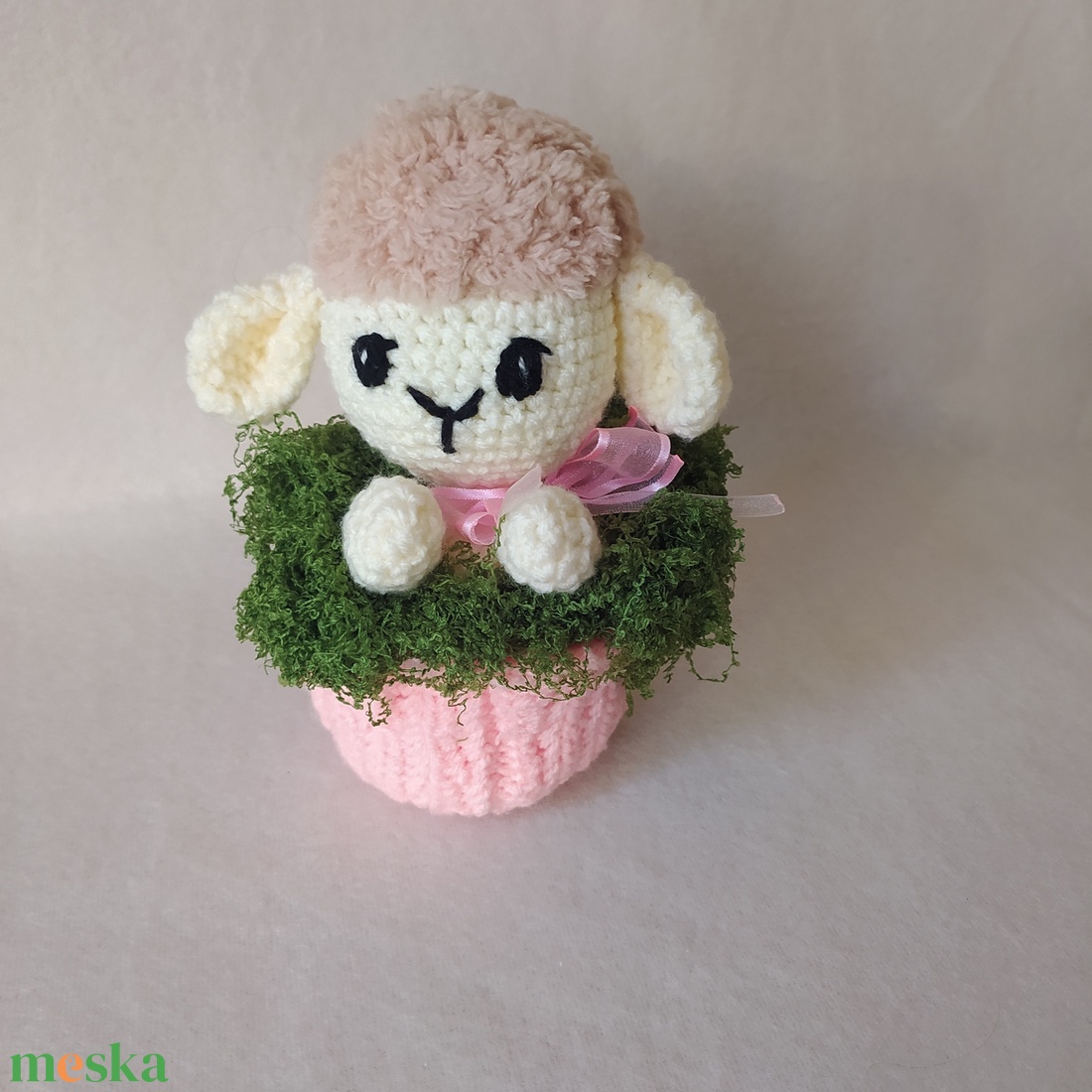 Horgolt bari, bárány kosárban - otthon & életmód - dekoráció - asztal és polc dekoráció - asztaldísz - Meska.hu