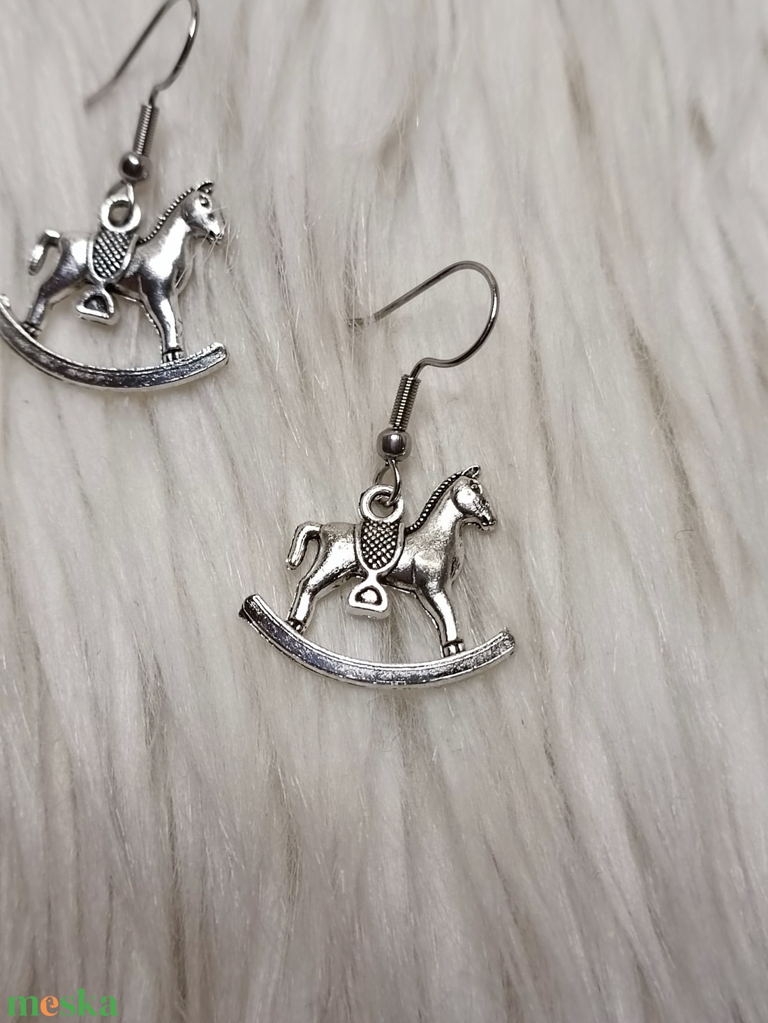 'Hintaló' fülbevaló - ékszer - fülbevaló - lógó fülbevaló - Meska.hu 'Hintaló' fülbevaló - ékszer - fülbevaló - lógó fülbevaló - Meska.hu