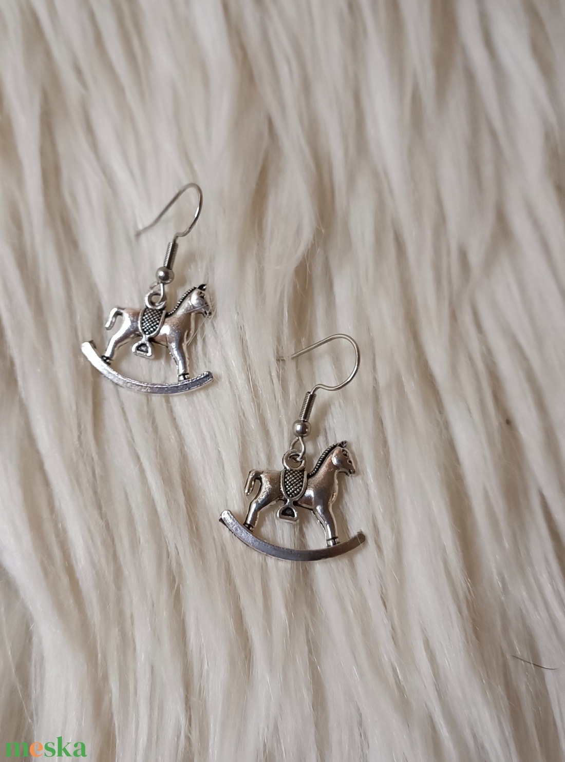 'Hintaló' fülbevaló - ékszer - fülbevaló - lógó fülbevaló - Meska.hu 'Hintaló' fülbevaló - ékszer - fülbevaló - lógó fülbevaló - Meska.hu