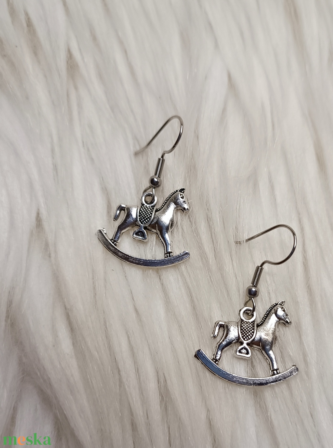 'Hintaló' fülbevaló - ékszer - fülbevaló - lógó fülbevaló - Meska.hu 'Hintaló' fülbevaló - ékszer - fülbevaló - lógó fülbevaló - Meska.hu