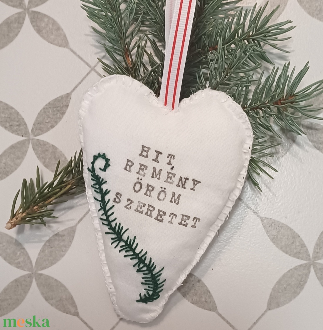 Adventi vászon szív Hit, Remény, Öröm, Szeretet felirattal - karácsony - karácsonyi lakásdekoráció - karácsonyfadíszek - Meska.hu