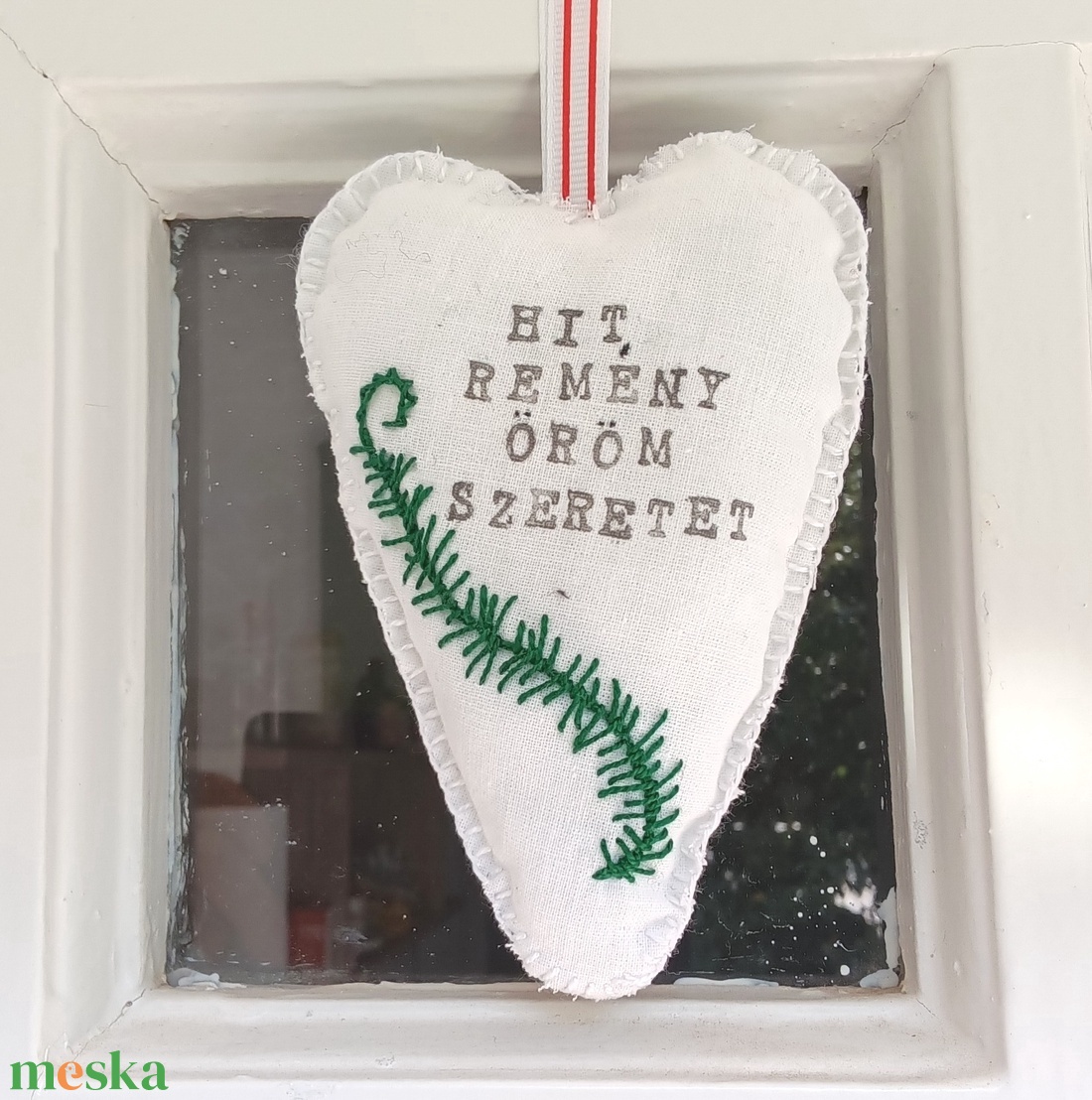 Adventi vászon szív Hit, Remény, Öröm, Szeretet felirattal - karácsony - karácsonyi lakásdekoráció - karácsonyfadíszek - Meska.hu